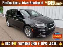 New 2025 Chrysler Pacifica Select
