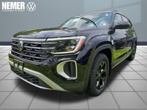 New 2025 Volkswagen Atlas Peak Edition SE