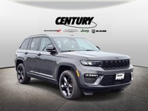 Used 2024 Jeep Grand Cherokee Limited w/ Black Appearance Package