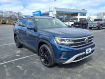 Used 2022 Volkswagen Atlas SE w/ Black Wheel Package