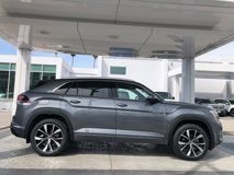 New 2025 Volkswagen Atlas Cross Sport SEL Premium R-Line