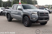 New 2025 Nissan Frontier PRO-4X w/ Pro Convenience Package