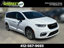 New 2025 Chrysler Pacifica Select