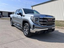 New 2025 GMC Sierra 1500 SLT w/ SLT Premium Package