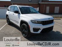 New 2025 Jeep Grand Cherokee Limited w/ Black Appearance Package