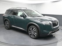 New 2025 Nissan Pathfinder Platinum w/ Cargo Package