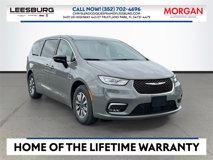 New 2025 Chrysler Pacifica Select