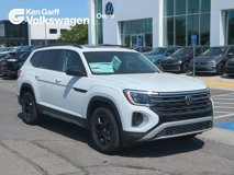 New 2025 Volkswagen Atlas Peak Edition SE