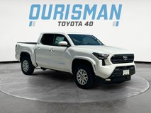 New 2024 Toyota Tacoma SR5