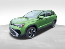 New 2025 Volkswagen Taos SE