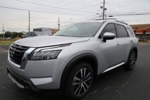 New 2025 Nissan Pathfinder Platinum w/ Cargo Package