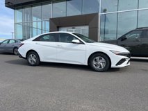 New 2025 Hyundai Elantra SE