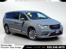 Used 2022 Chrysler Pacifica Touring-L