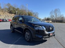 New 2025 Nissan Pathfinder SV