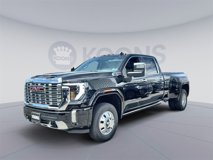 New 2025 GMC Sierra 3500 Denali w/ Denali Reserve Package