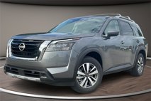 New 2025 Nissan Pathfinder SL w/ Cargo Package