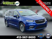 Certified 2021 Chrysler Pacifica Touring-L w/ Uconnect Theater Family Group