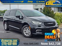 New 2025 Chrysler Pacifica Select