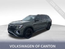 New 2025 Volkswagen Atlas Peak Edition SE