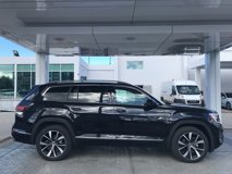 New 2025 Volkswagen Atlas Cross Sport SEL Premium R-Line