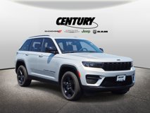 Used 2023 Jeep Grand Cherokee Altitude