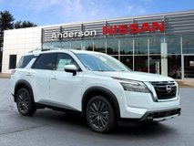New 2025 Nissan Pathfinder SL