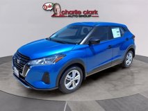 New 2025 Nissan Kicks Play S