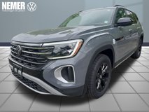 New 2025 Volkswagen Atlas Peak Edition SE