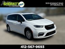 New 2025 Chrysler Pacifica Select