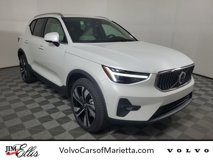 New 2025 Volvo XC40 B5 Ultra w/ Climate Package