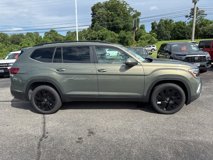 New 2025 Volkswagen Atlas SE