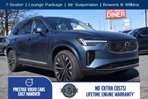 New 2025 Volvo XC90 B6 Ultra w/ Lounge Package