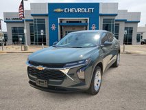 Used 2025 Chevrolet Trax LS w/ LS Convenience Package