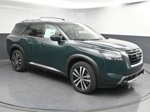 New 2025 Nissan Pathfinder Platinum w/ Cargo Package