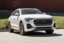 New 2025 Audi Q8 Premium