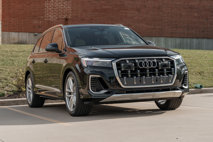 New 2025 Audi Q7 3.0T Premium Plus