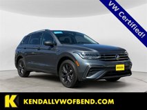 Used 2024 Volkswagen Tiguan SE w/ Panoramic Sunroof Package