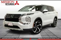 Used 2024 Mitsubishi Outlander SE