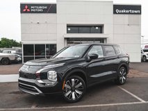 New 2025 Mitsubishi Outlander SE