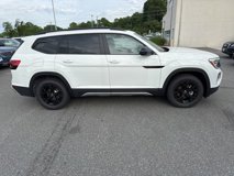 New 2025 Volkswagen Atlas Peak Edition SE