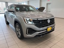 New 2024 Volkswagen Atlas Cross Sport SEL R-Line