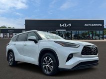 Used 2022 Toyota Highlander XLE