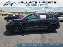 Certified 2023 Volkswagen Taos SE w/ Panoramic Sunroof Package
