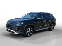 New 2025 Volkswagen Tiguan SE