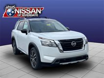 New 2025 Nissan Pathfinder Platinum
