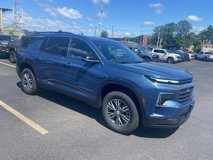 New 2025 Chevrolet Traverse LT w/ Driver Confidence Package