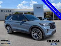 New 2025 Ford Explorer ST-Line w/ Premium Package
