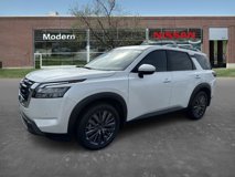 New 2025 Nissan Pathfinder SL w/ SL Premium Package