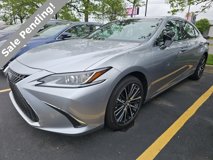 New 2024 Lexus ES 350 w/ Premium Package