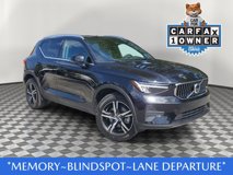 Used 2025 Volvo XC40 B5 Core